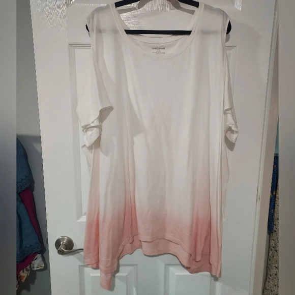NWOT Lane Bryant Cold Shoulder Shark Bite Ombre Shirt in Size 26/28 = 4X - Picture 1 of 8